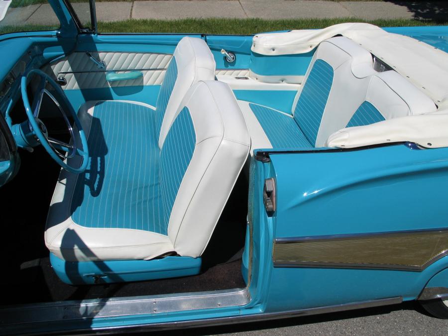  Ford Fairlane 500 Sunliner Convertible 1958 года  (фото 2 из 5)